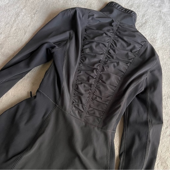 Lululemon Round Trip Swift Ultra Light Slim Ribbed Panel Jacket Melanite Gray - Picture 13 of 14